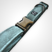 Load image into Gallery viewer, Ocean Waves Collar