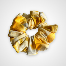 Load image into Gallery viewer, Sun Kissed Scrunchie