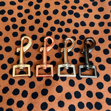 Load image into Gallery viewer, Cocoa Dot Leash