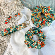 Load image into Gallery viewer, Botanic Bloom Earrings