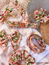 Load image into Gallery viewer, Cottage Garden Sailors Bow