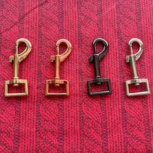 Load image into Gallery viewer, Cranberry Cable Leash
