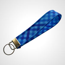 Load image into Gallery viewer, Chilly Check Wristlet
