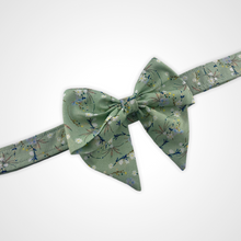 Load image into Gallery viewer, Morning Daisy Sailors Bow
