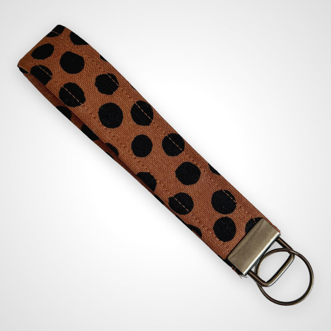 Cocoa Dot Wristlet