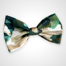 Load image into Gallery viewer, Woodland Disguise Bow Tie
